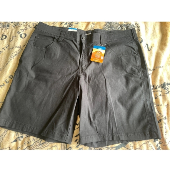 NWT Columbia Size 40 Straight Black Shorts Omni-Shade #2 - Picture 1 of 10